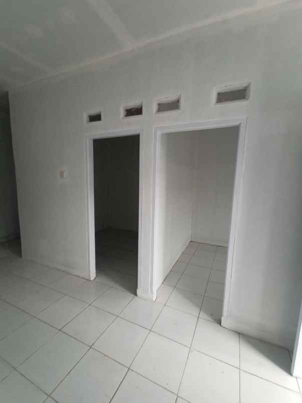 dijual rumah cilebut kencana tanah