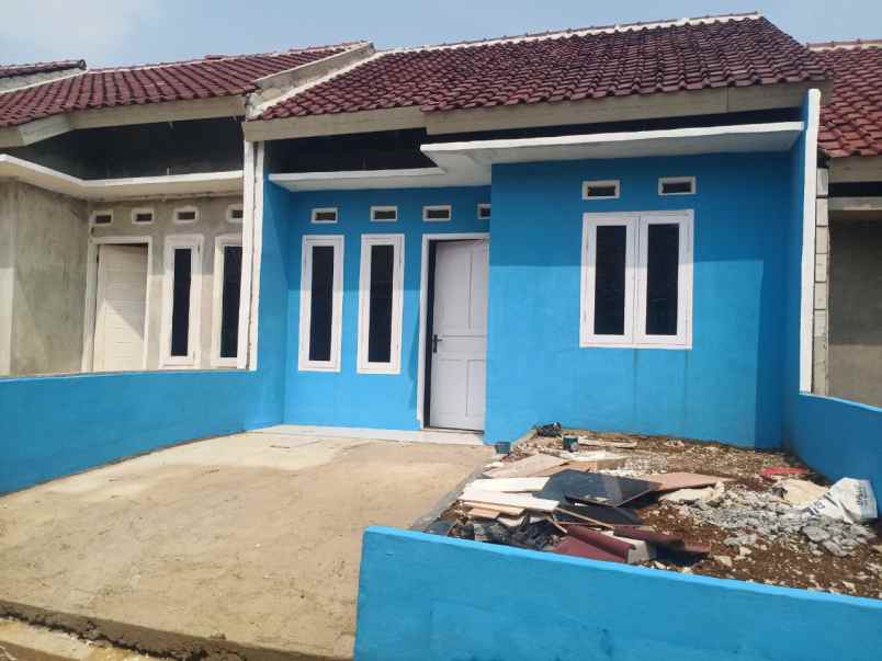 dijual rumah cilebut kencana tanah