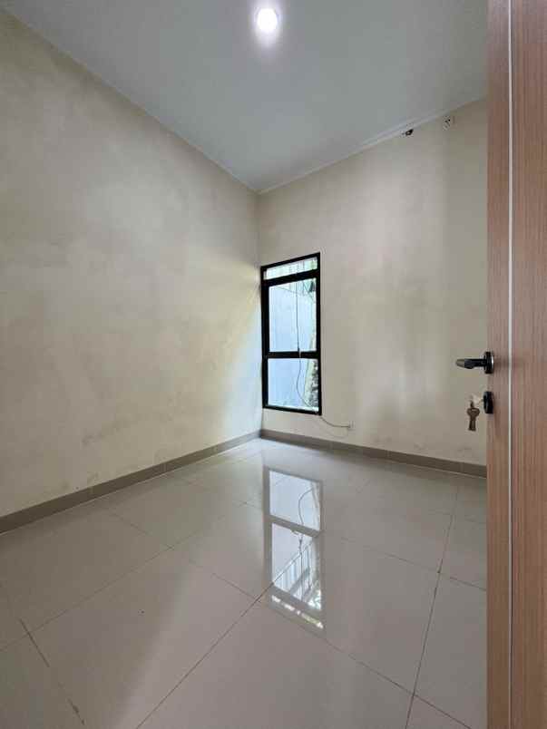 dijual rumah cinangka pondok cabe golf