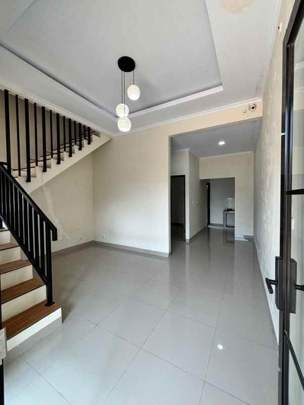 dijual rumah cinangka pondok cabe golf