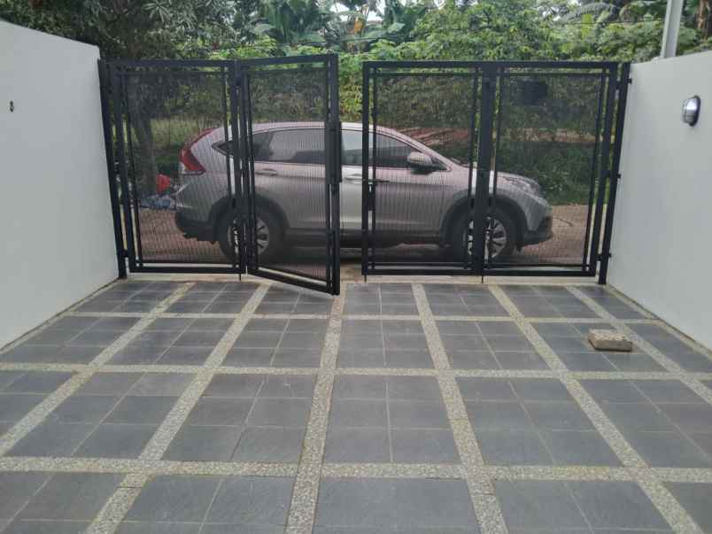 dijual rumah cinere