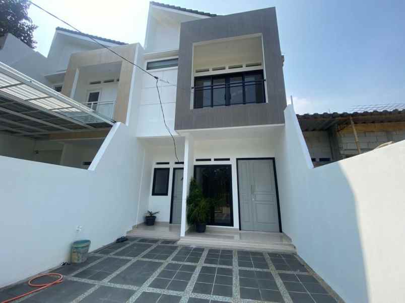 dijual rumah cinere