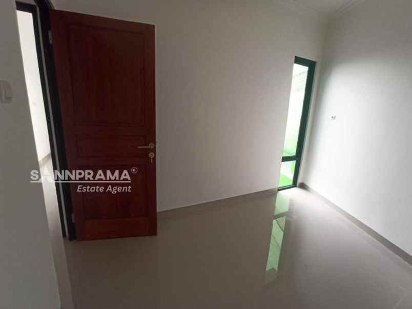 dijual rumah cipayung jaya