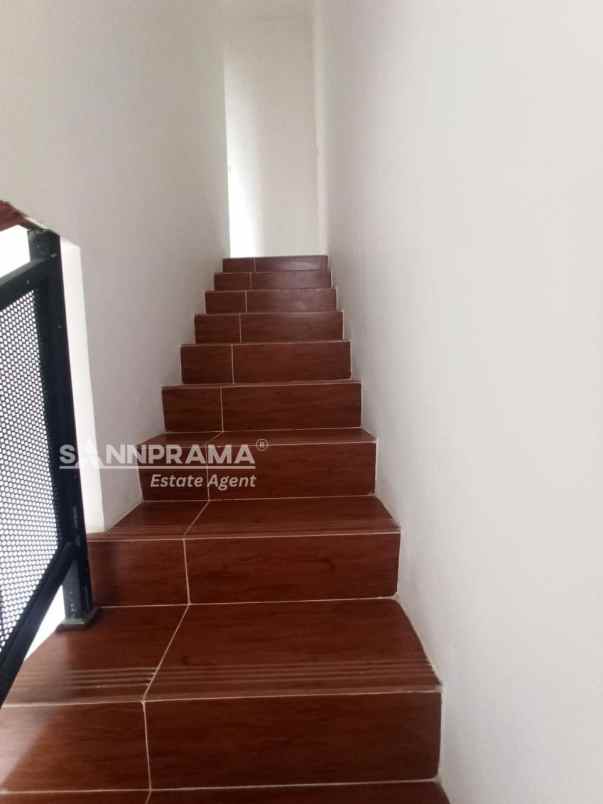 dijual rumah cipayung jaya