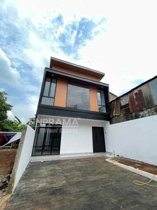 dijual rumah cipedak