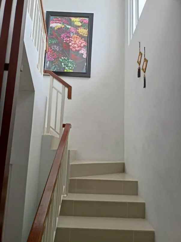 dijual rumah ciputat timur