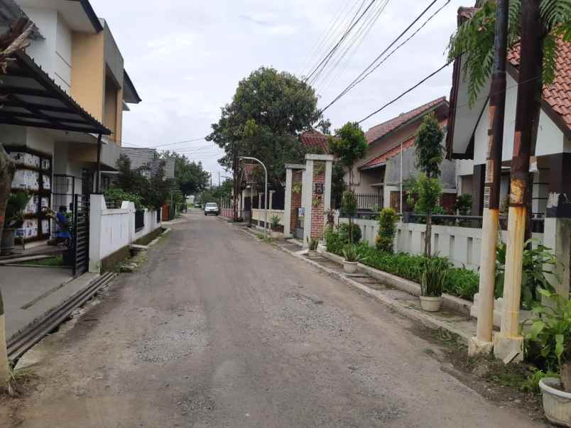 dijual rumah cisaranten kulon