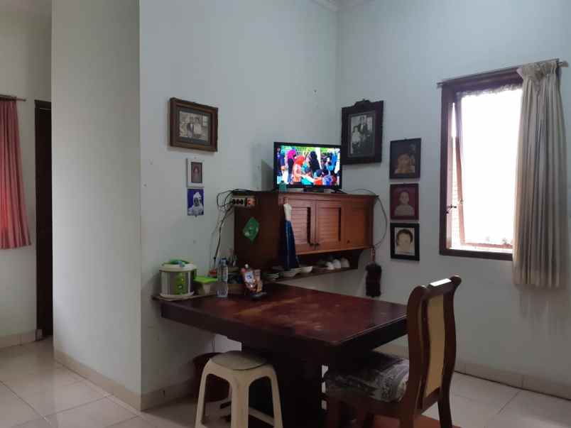 dijual rumah cisaranten kulon