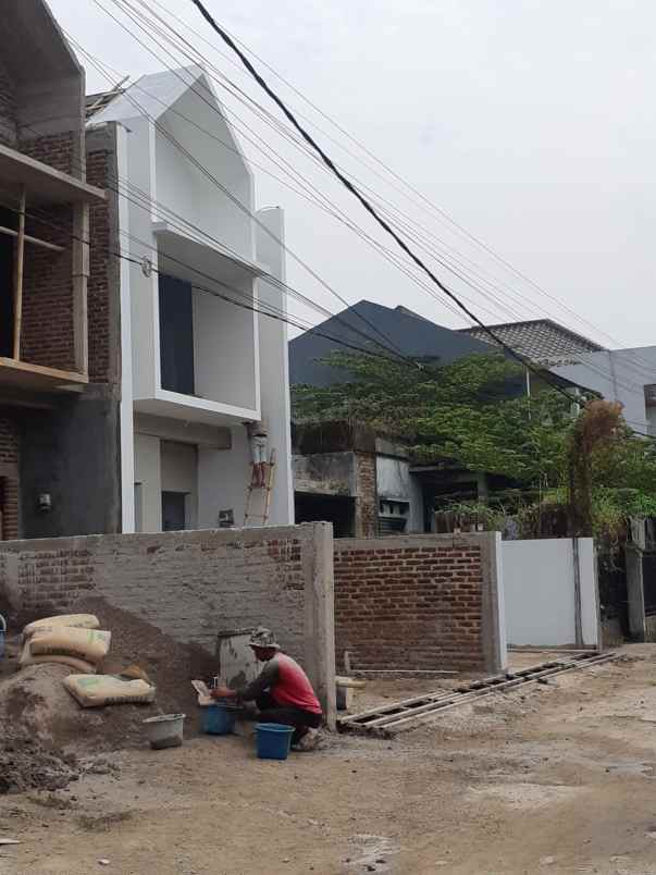 dijual rumah cisaranten kulon