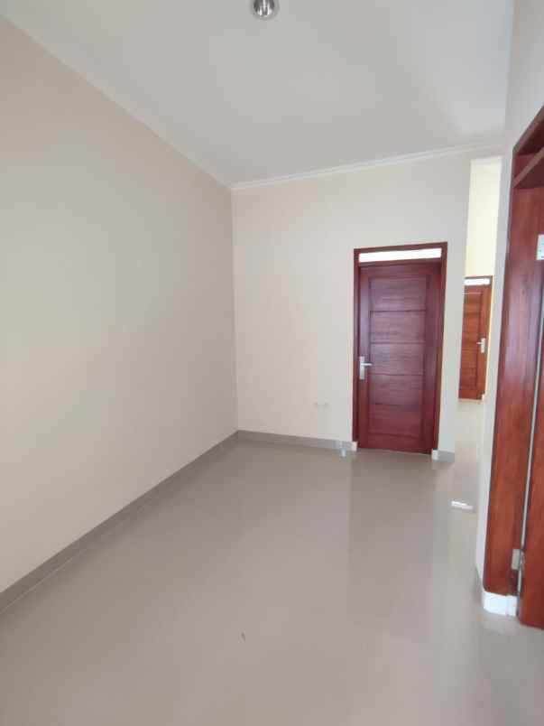 dijual rumah cisaranten kulon