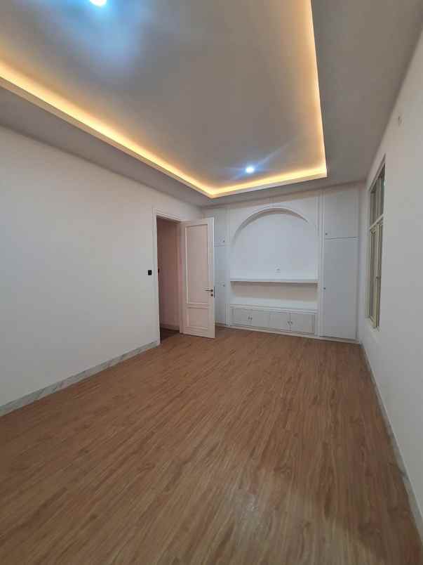 dijual rumah citraland surabaya