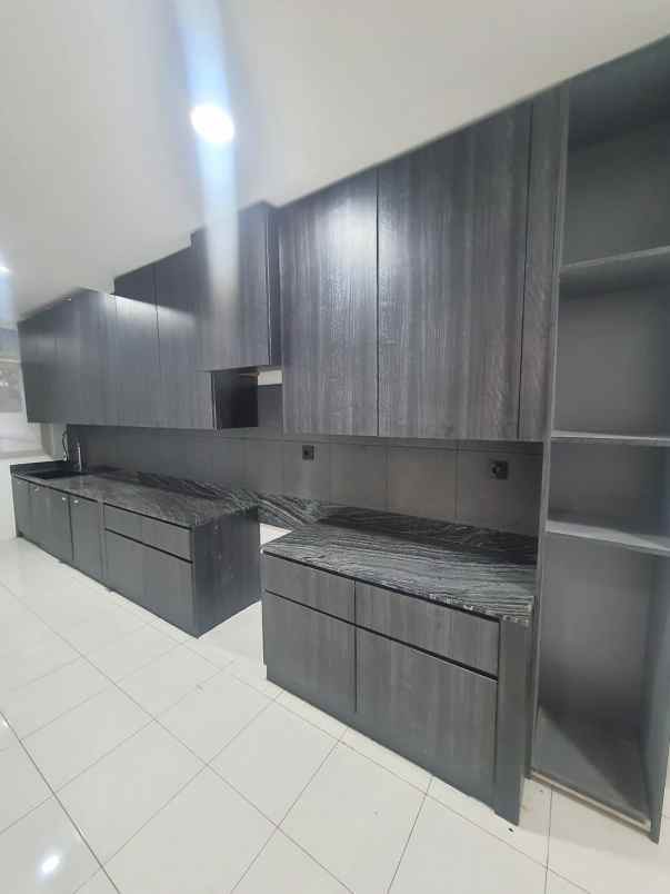 dijual rumah citraland surabaya