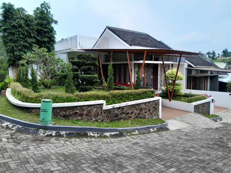 dijual rumah ciwaruga