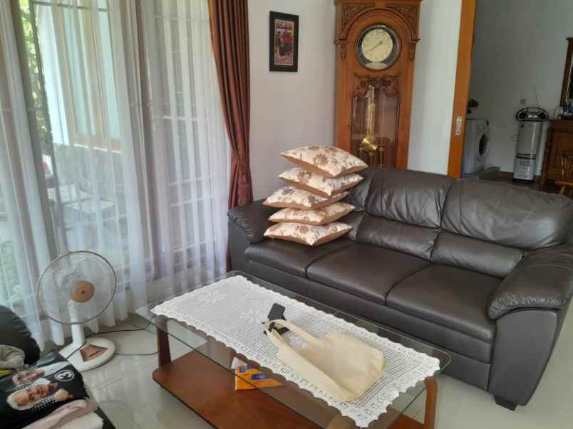 dijual rumah ciwaruga