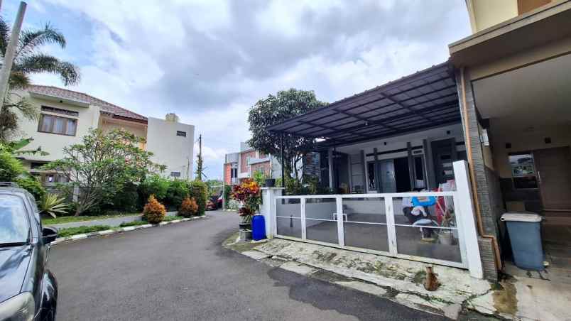 dijual rumah ciwaruga