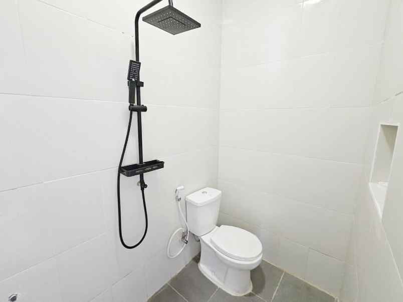 dijual rumah cluster boulevard hijau