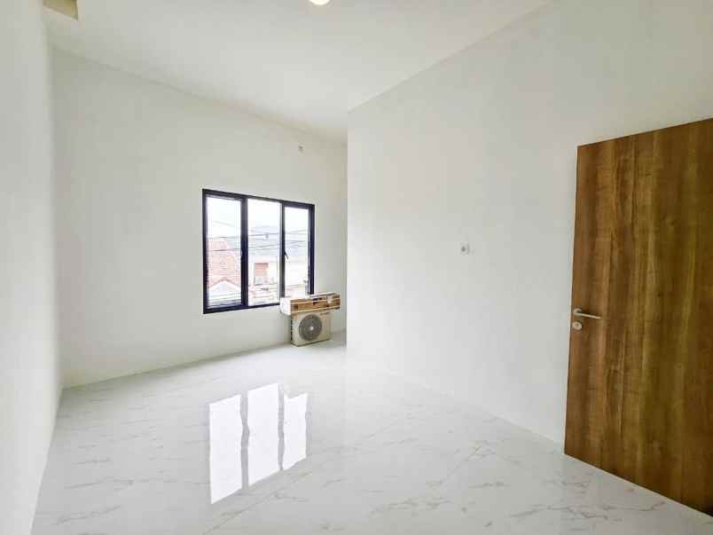 dijual rumah cluster boulevard hijau