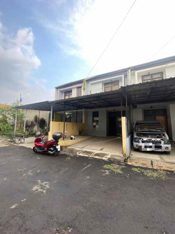 dijual rumah cluster edelweis