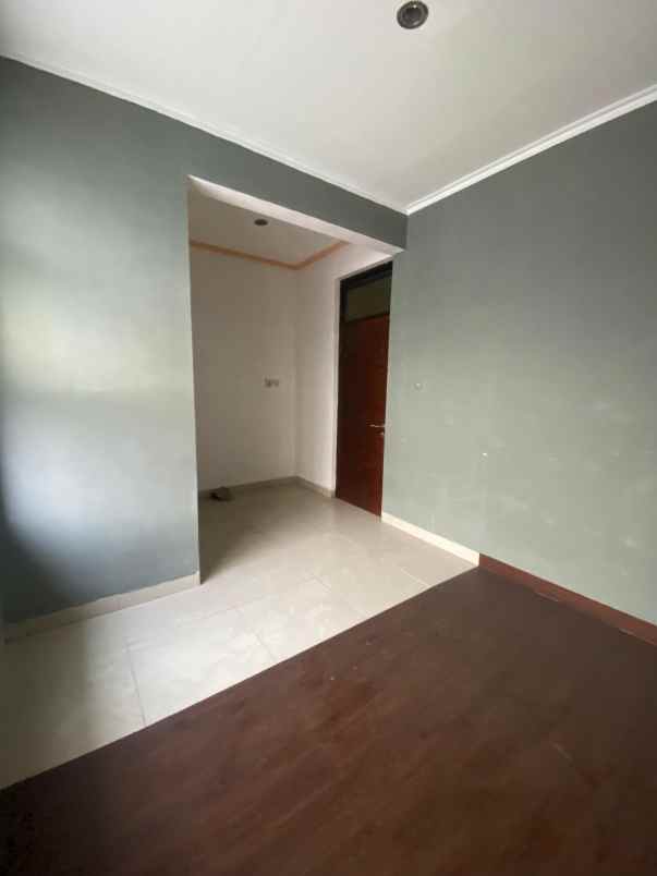 dijual rumah cluster edelweis