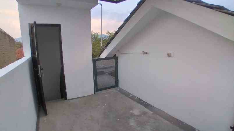 dijual rumah cluster galeri buahbatu