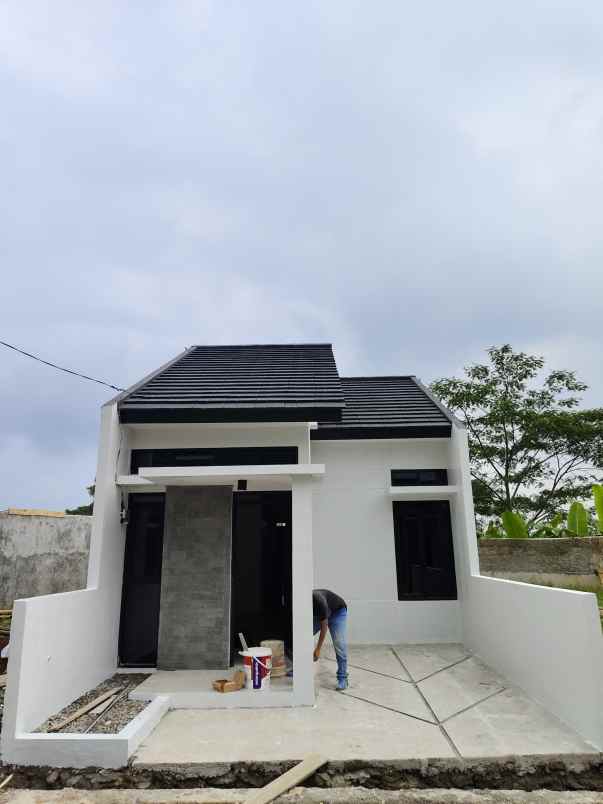 dijual rumah cluster griya master land