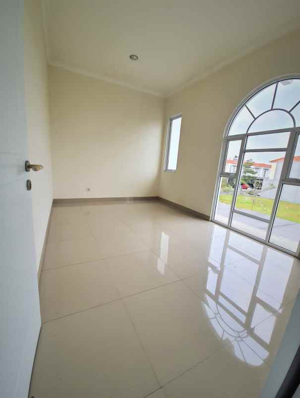 dijual rumah cluster la seine jgc