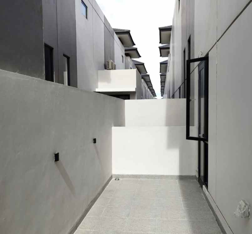 dijual rumah cluster maninjau asya jgc