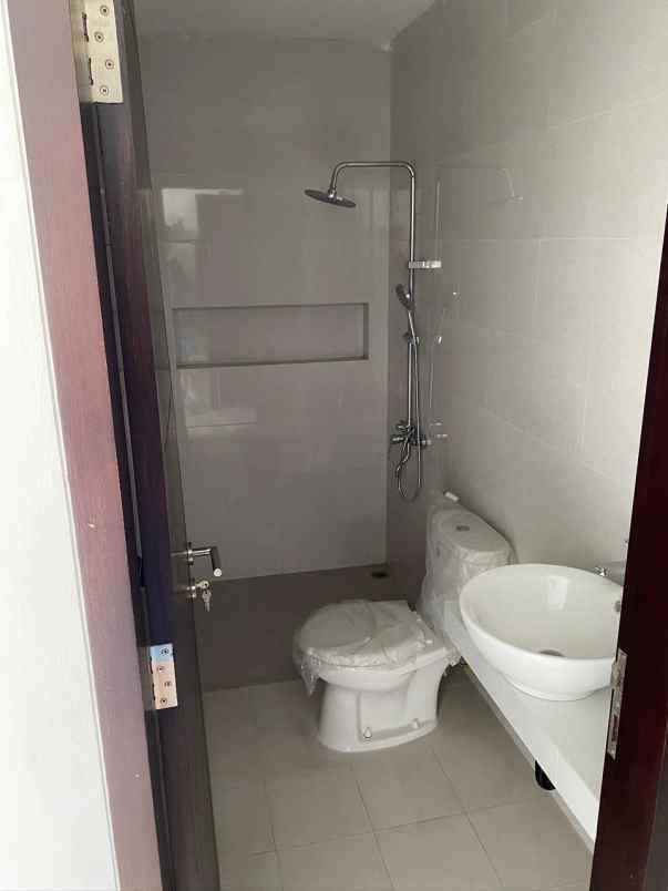 dijual rumah cluster mustika residence