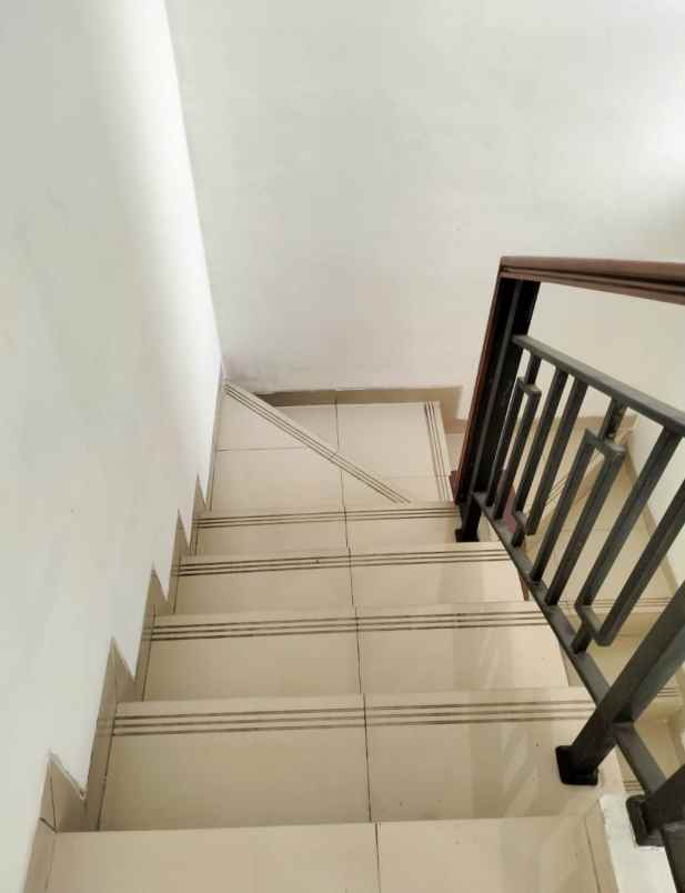 dijual rumah cluster victoria metland