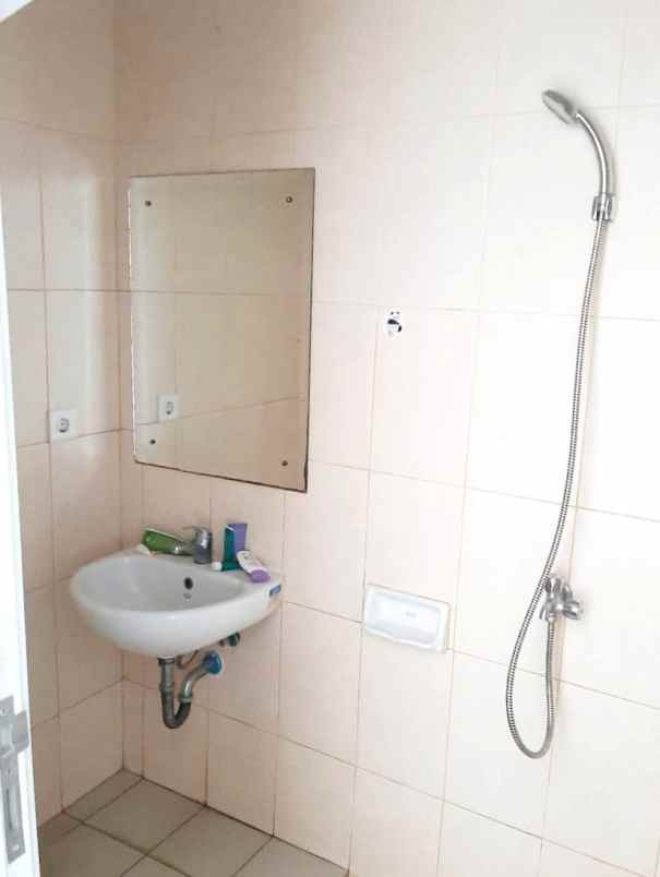 dijual rumah cluster yarra jgc jakarta