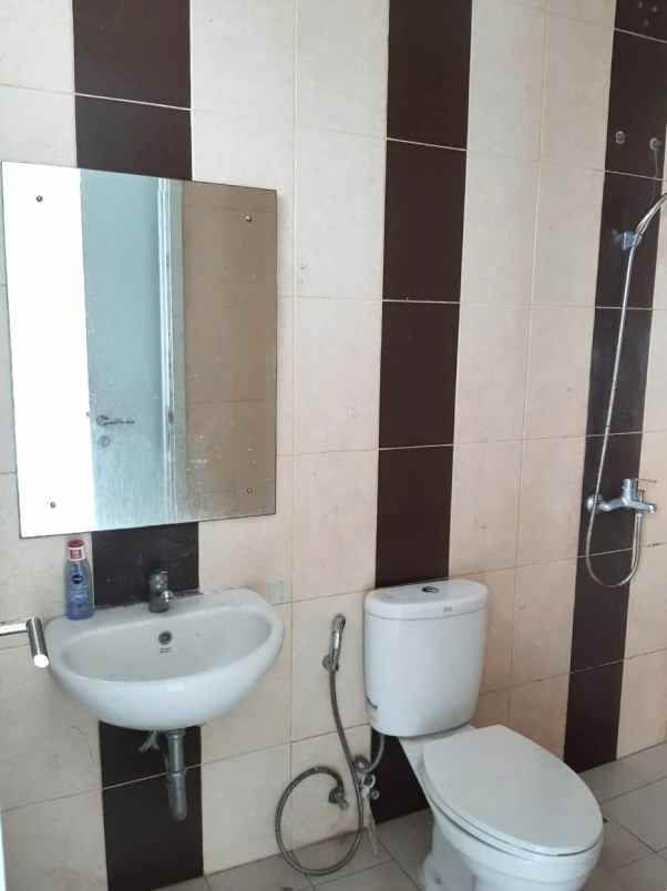 dijual rumah cluster yarra jgc jakarta