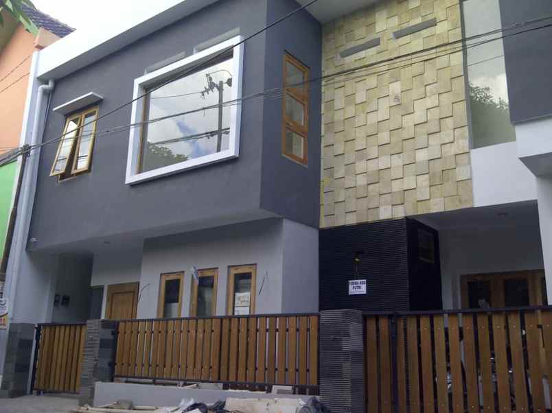 dijual rumah condong catur
