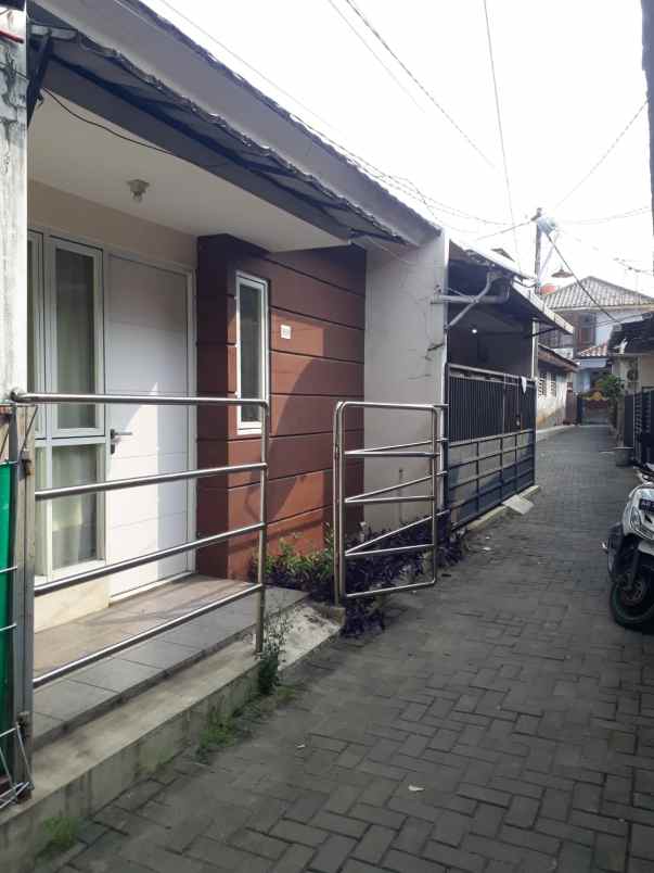 dijual rumah daerah jatiwaringin pondok gede bekasi