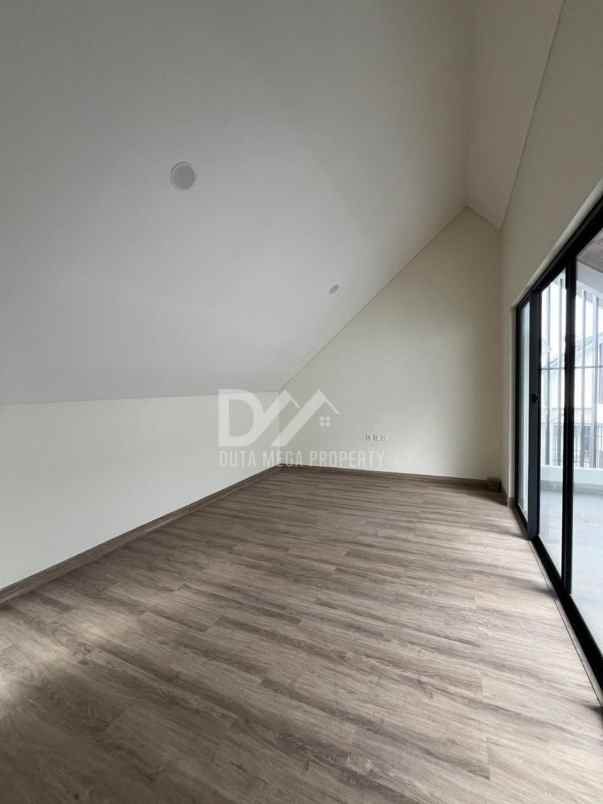 dijual rumah dalam cluster summarecon serpong