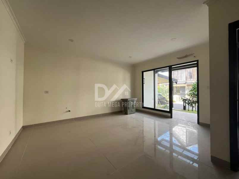 dijual rumah dalam cluster summarecon serpong