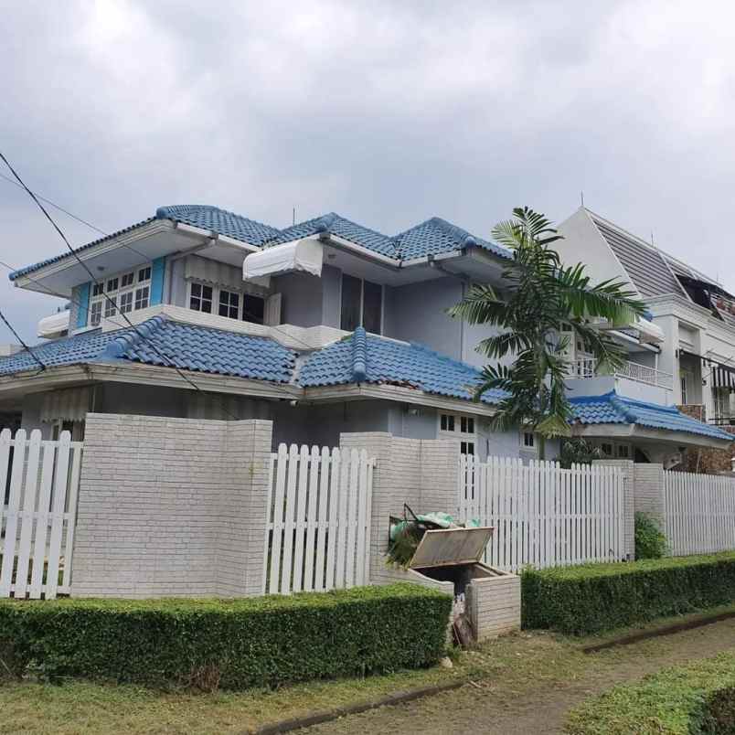 dijual rumah dalam komplek di lebak bulus