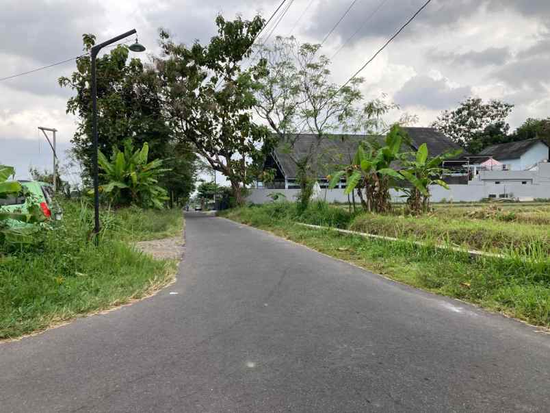 dijual rumah dan ruko mangku jl palagan siap pakai