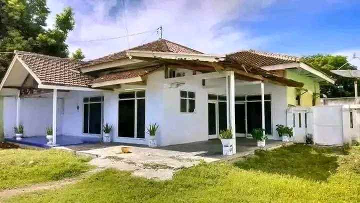 dijual rumah dan tanah