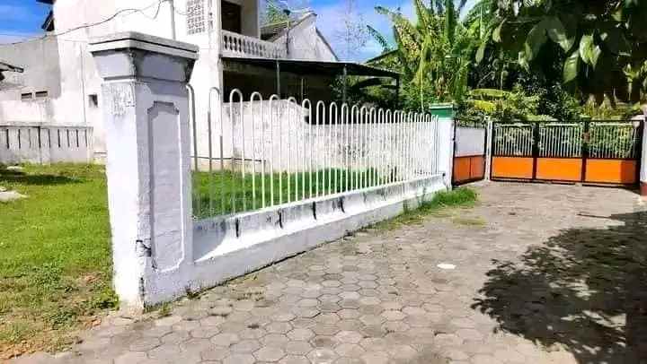 dijual rumah dan tanah