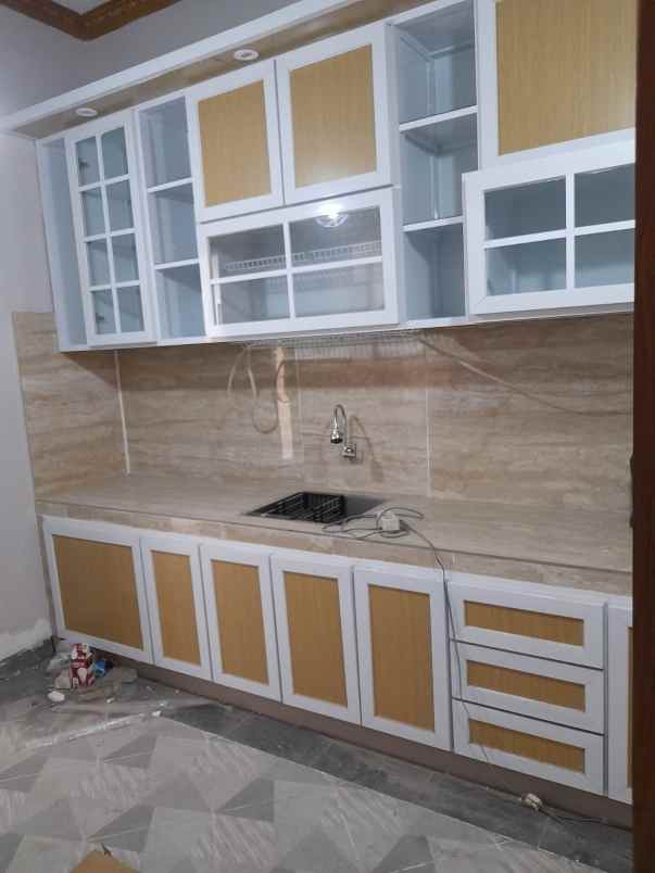 dijual rumah darmo harapan indah