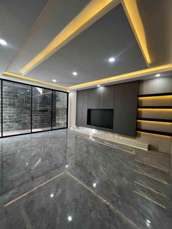 dijual rumah de louvre wisata bukit mas ii