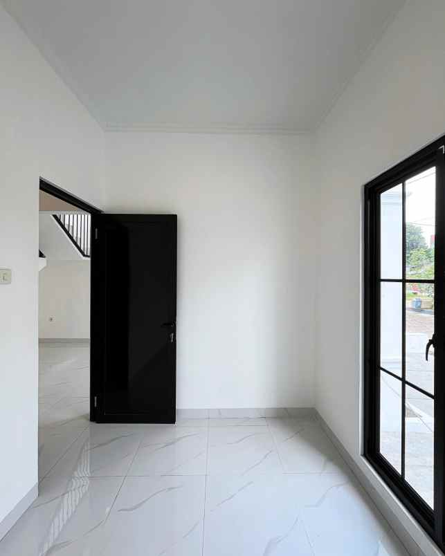dijual rumah dekat alun alun gdc depok