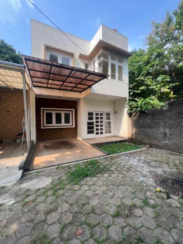 dijual rumah dekat jl wibawa mukti