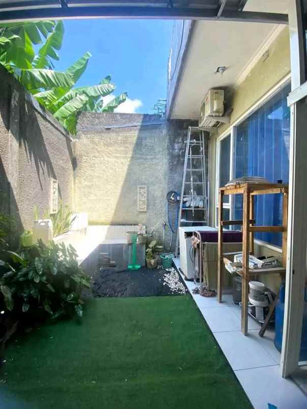 dijual rumah dekat kampus stipram