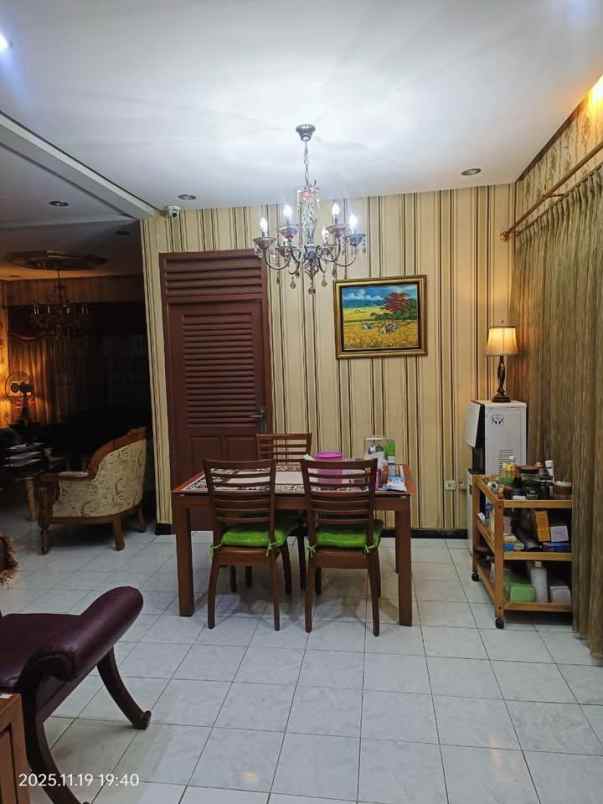 dijual rumah delta pekayon