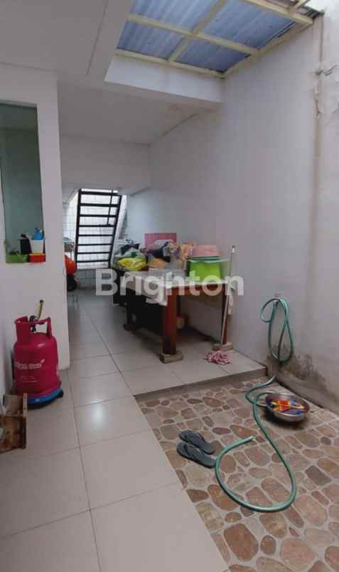 dijual rumah dharmahusada