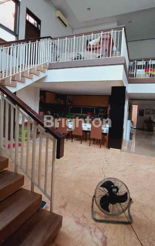 dijual rumah dharmahusada