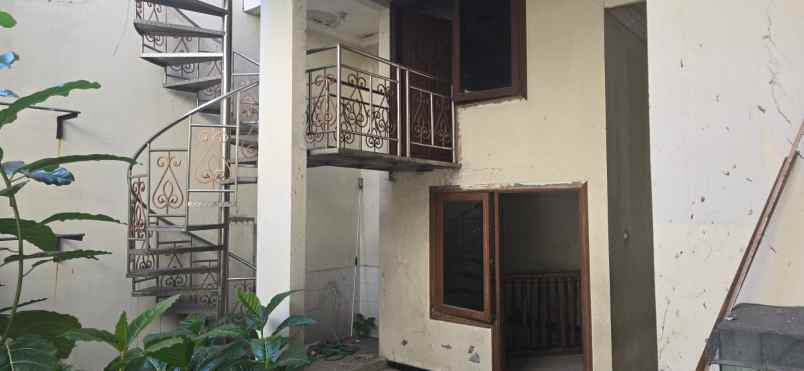 dijual rumah dharmahusada mas