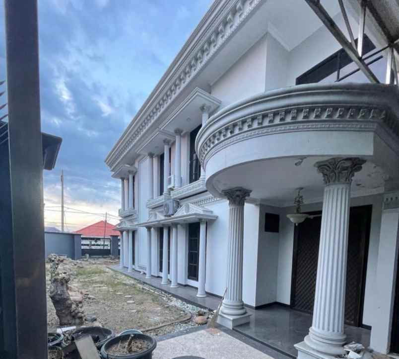 dijual rumah dharmahusada utara