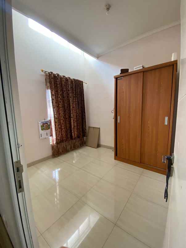 dijual rumah di bukit golf cibubur